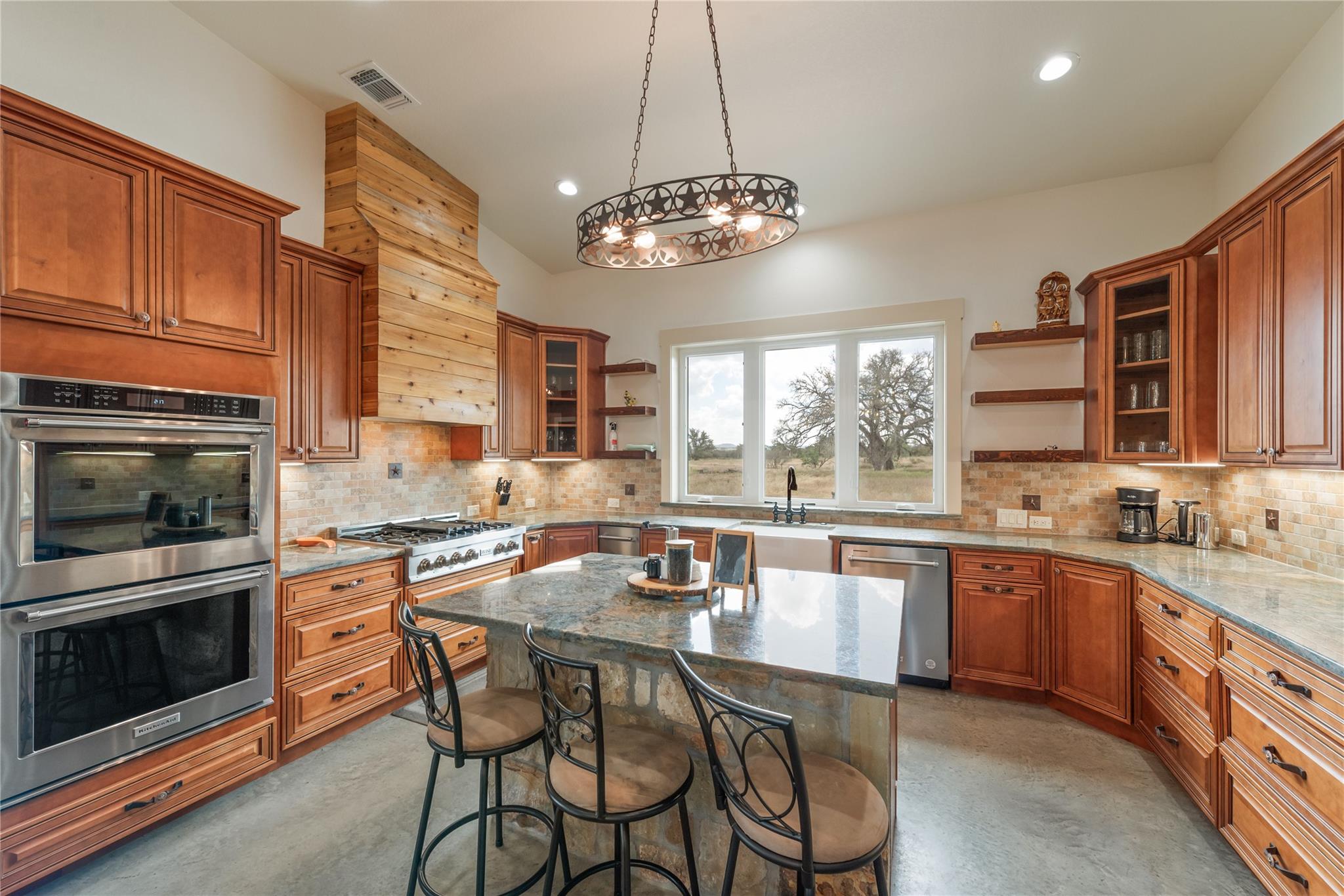 Image 8 of 31 For 928 Bendele Rd