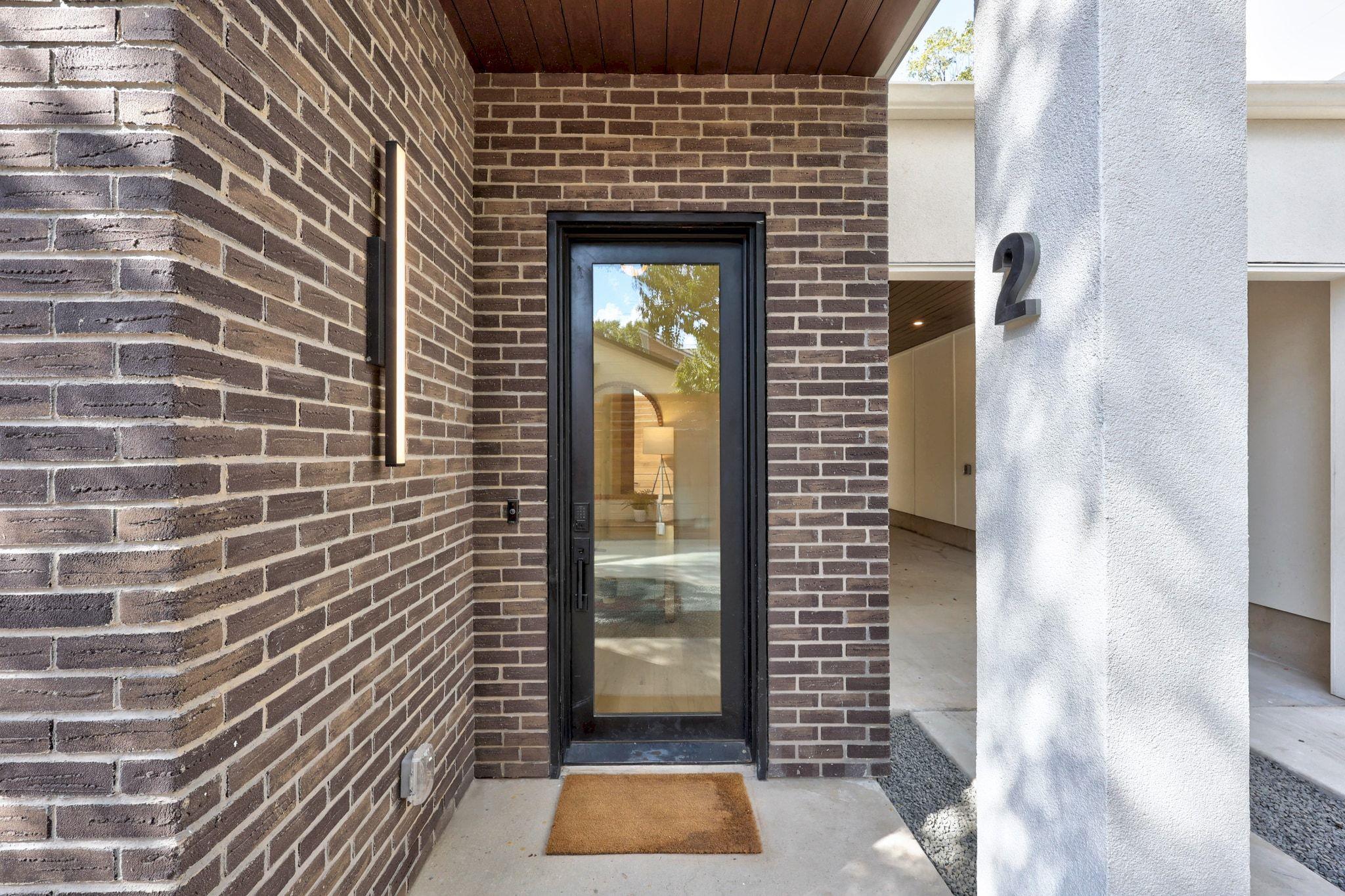 Image 10 of 40 For 1175 Navasota St 2