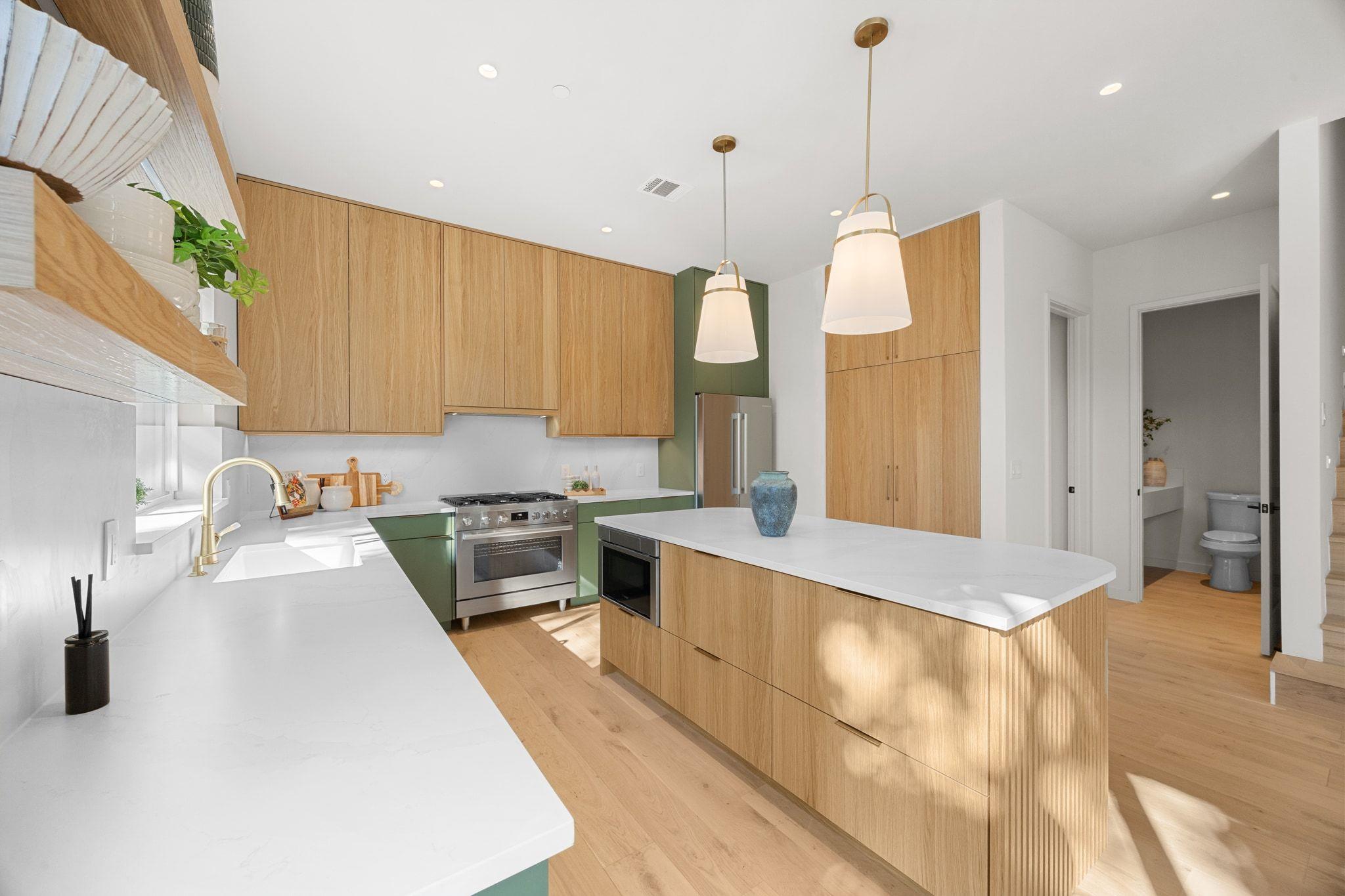 Image 14 of 40 For 1175 Navasota St 2