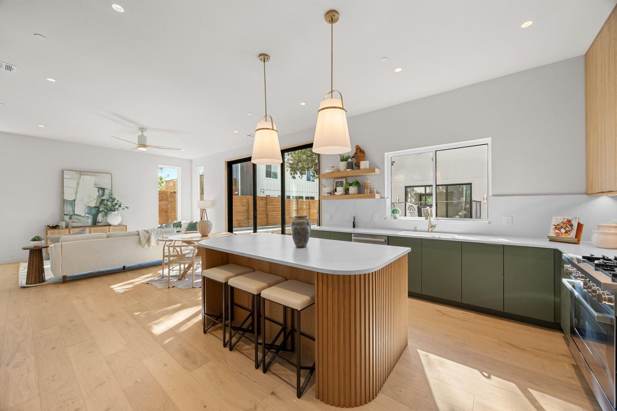 Image 15 of 40 For 1175 Navasota St 2