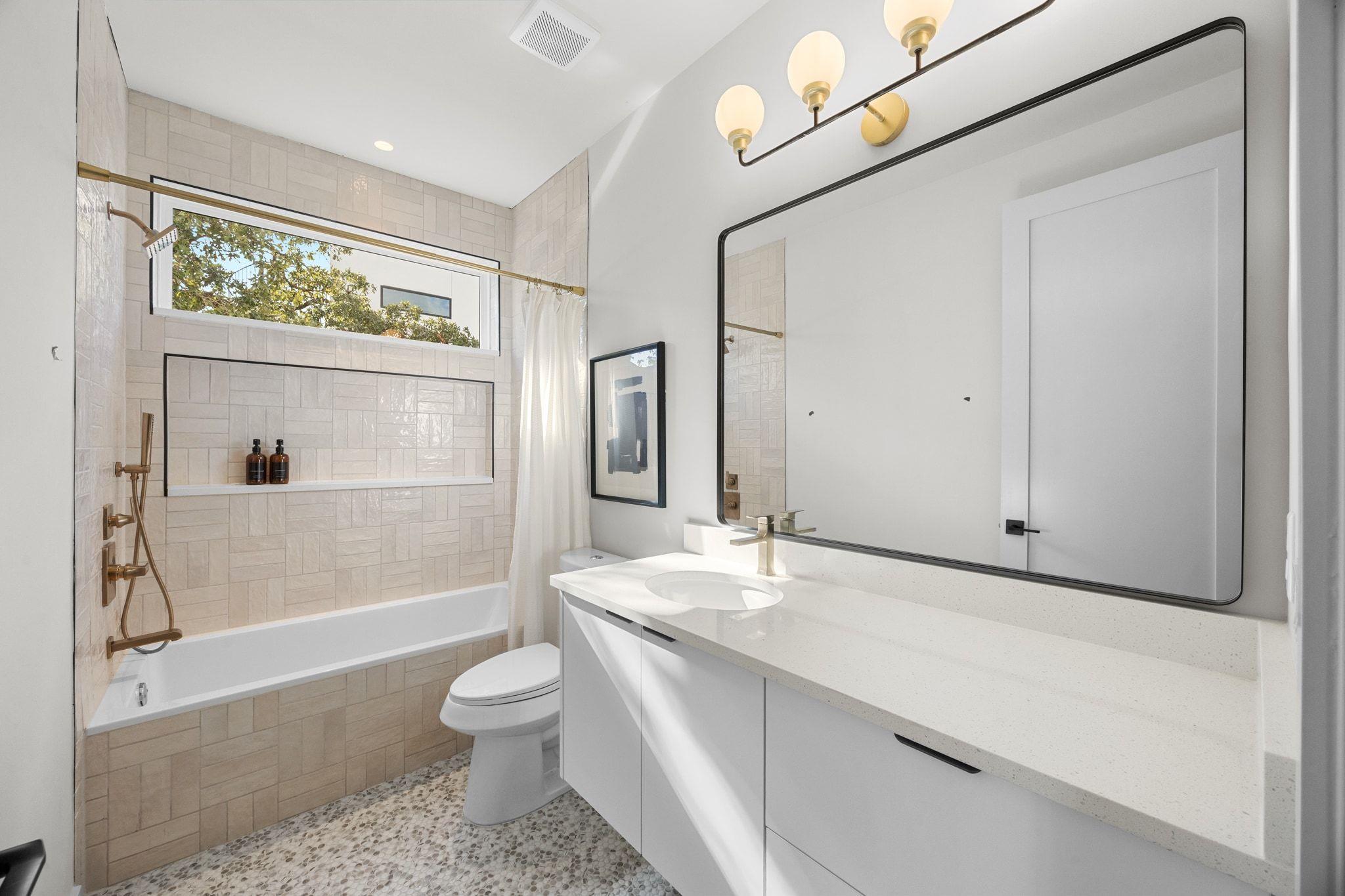 Image 29 of 40 For 1175 Navasota St 2