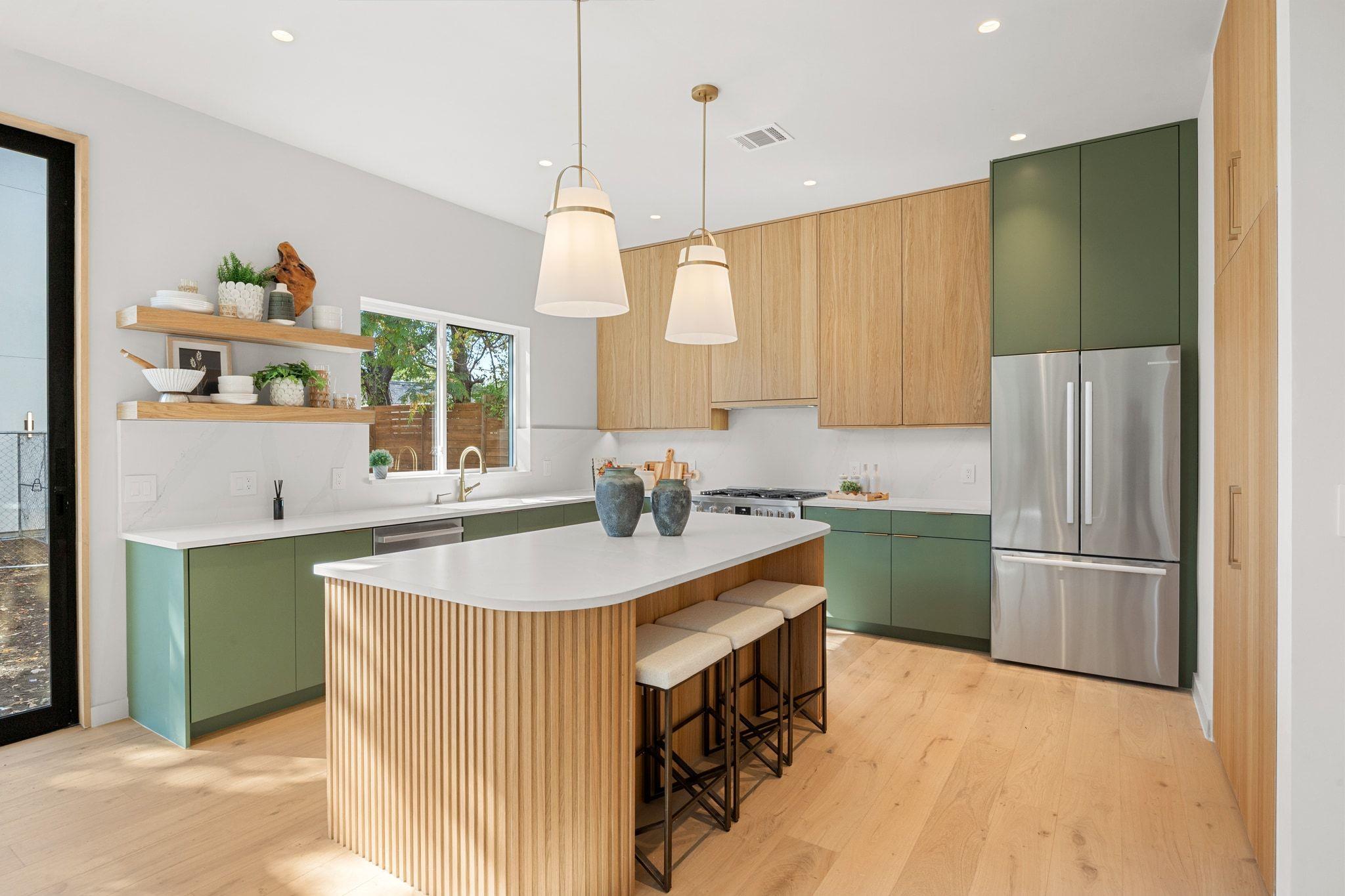 Image 6 of 40 For 1175 Navasota St 2