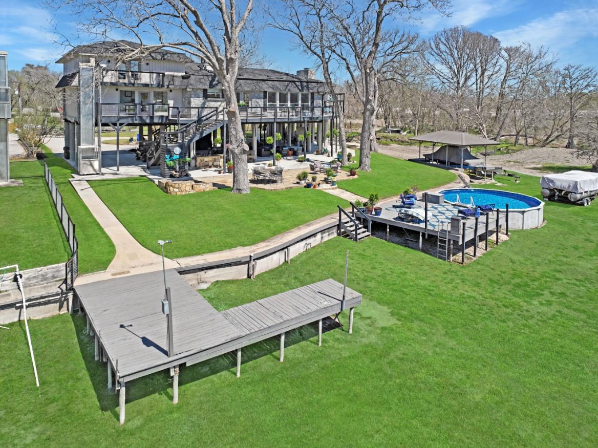 Image 2 of 40 For 174 Lakeside Dr
