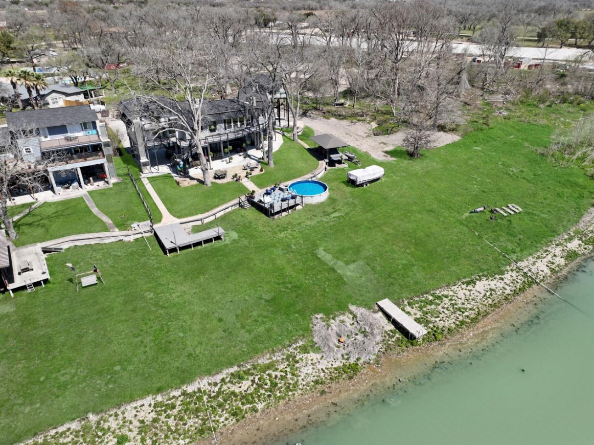 Image 3 of 40 For 174 Lakeside Dr