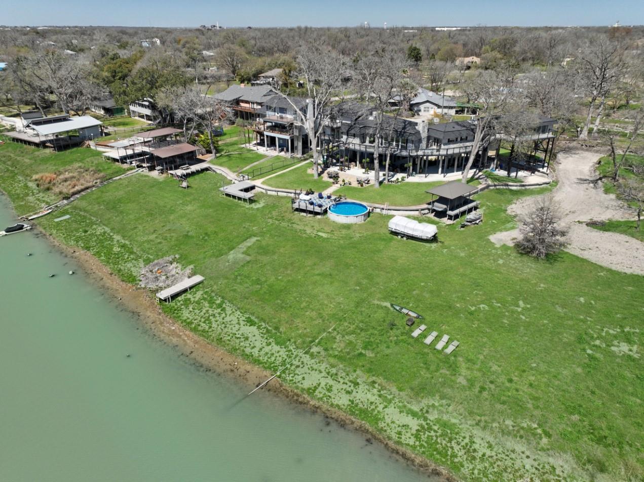 Image 5 of 40 For 174 Lakeside Dr