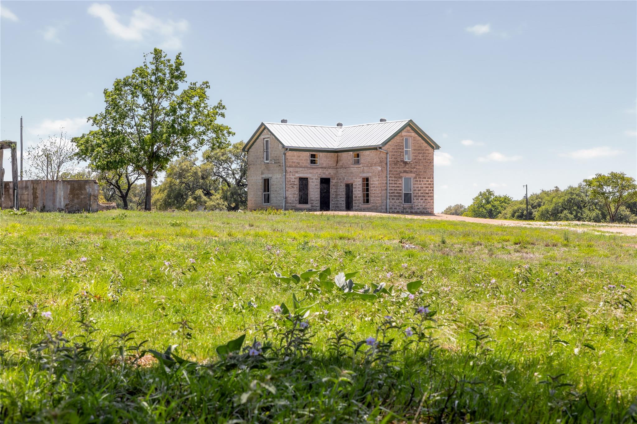 Image 4 of 30 For 9695 W Us 290 Highway