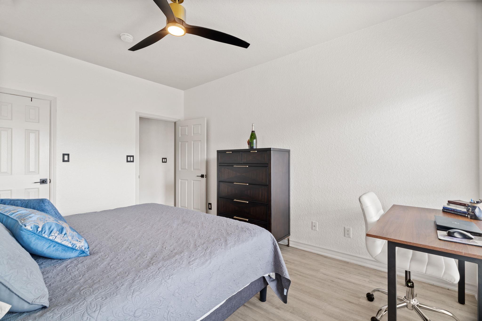 Image 10 of 30 For 20 Tapatio Springs Dr E 206