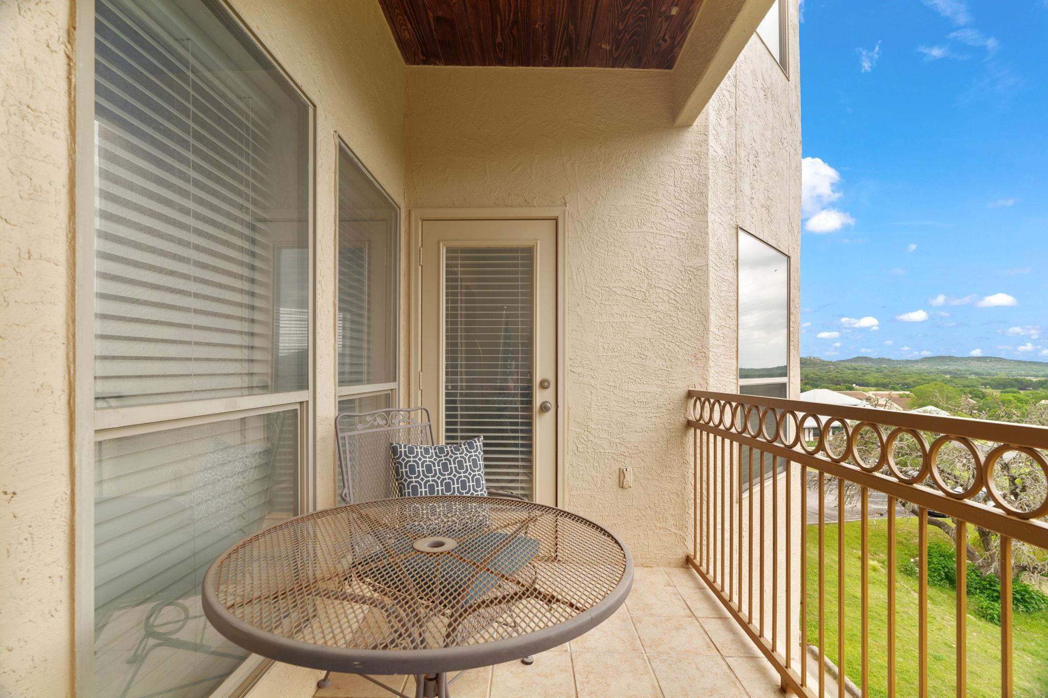 Image 13 of 30 For 20 Tapatio Springs Dr E 206
