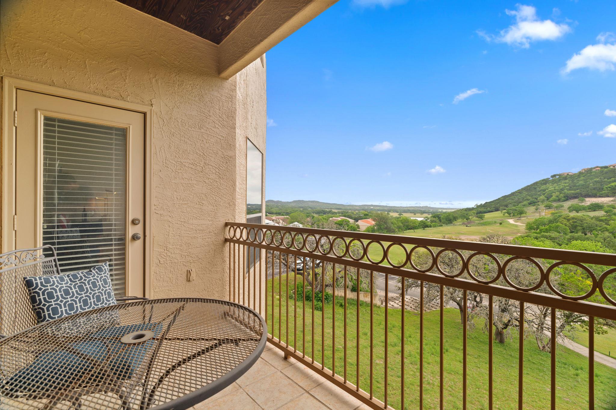 Image 16 of 30 For 20 Tapatio Springs Dr E 206