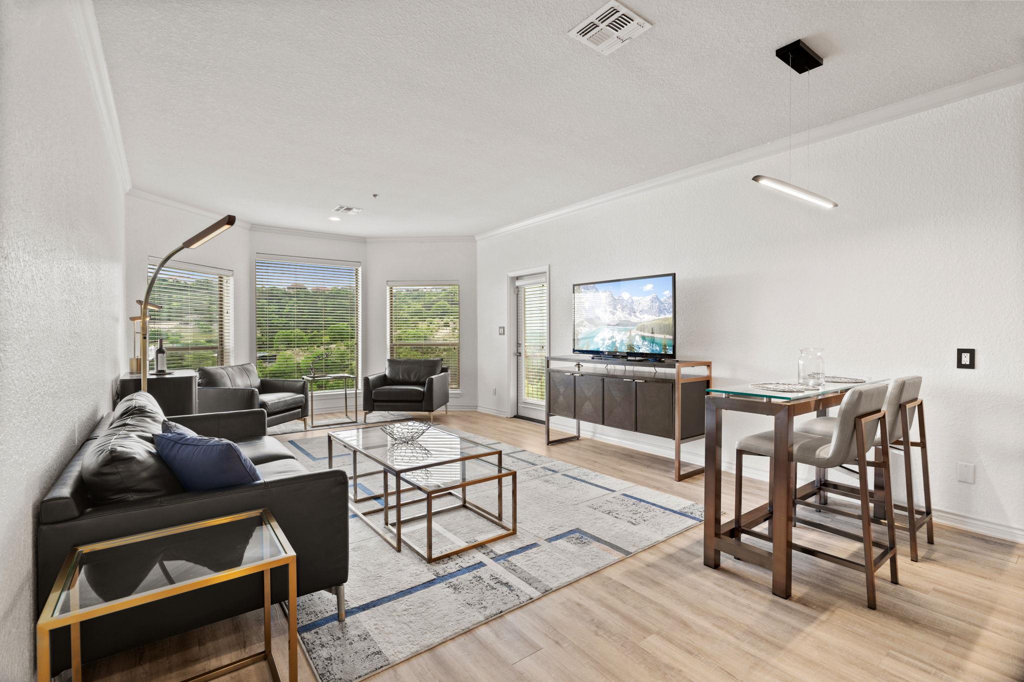 Image 3 of 30 For 20 Tapatio Springs Dr E 206