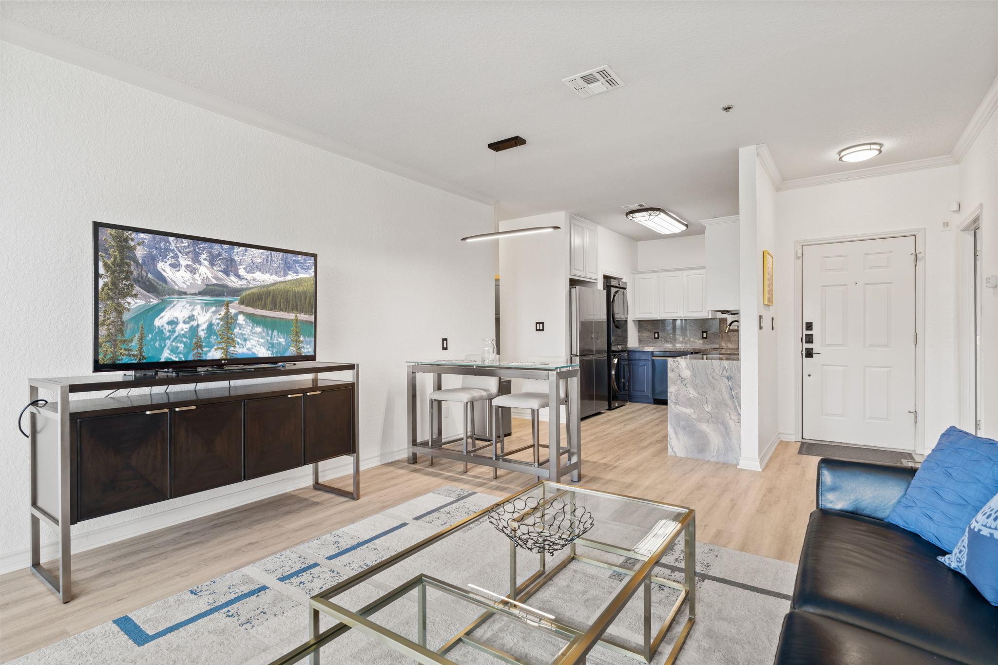 Image 5 of 30 For 20 Tapatio Springs Dr E 206