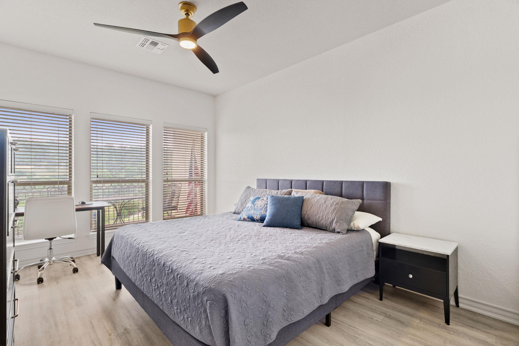 Image 9 of 30 For 20 Tapatio Springs Dr E 206