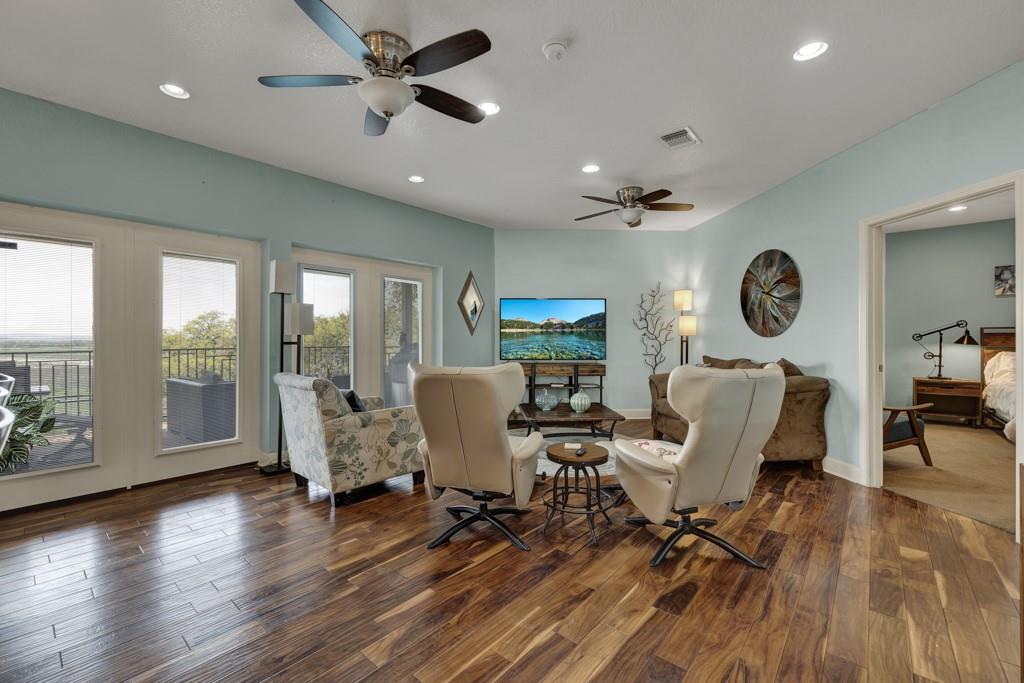 Image 16 of 40 For 3811 Potters Creek