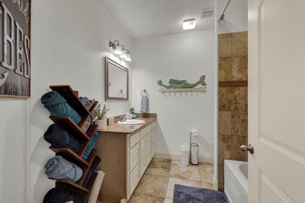 Image 23 of 40 For 3811 Potters Creek