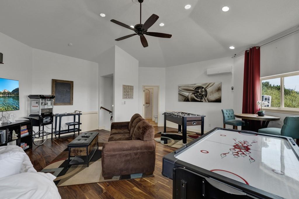 Image 26 of 40 For 3811 Potters Creek