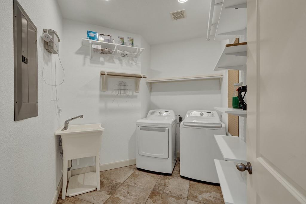 Image 29 of 40 For 3811 Potters Creek