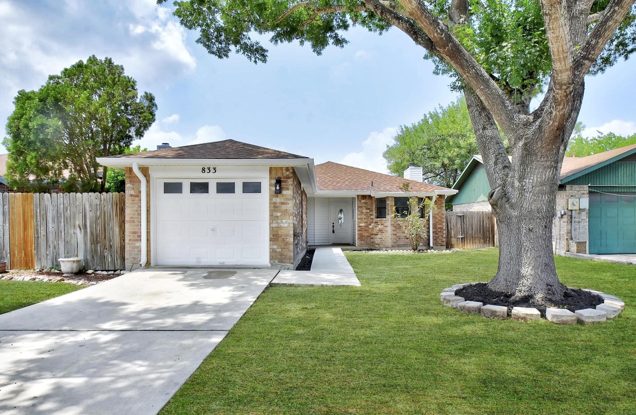 Details for 833 Bellaire Dr, New Braunfels, TX 78130