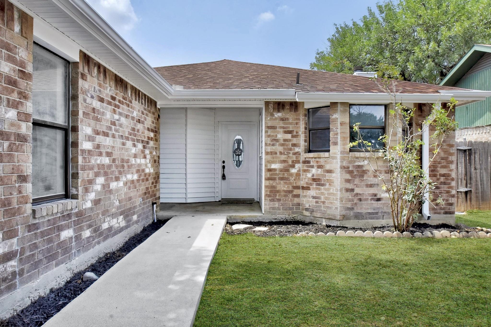 Image 18 of 19 For 833 Bellaire Dr