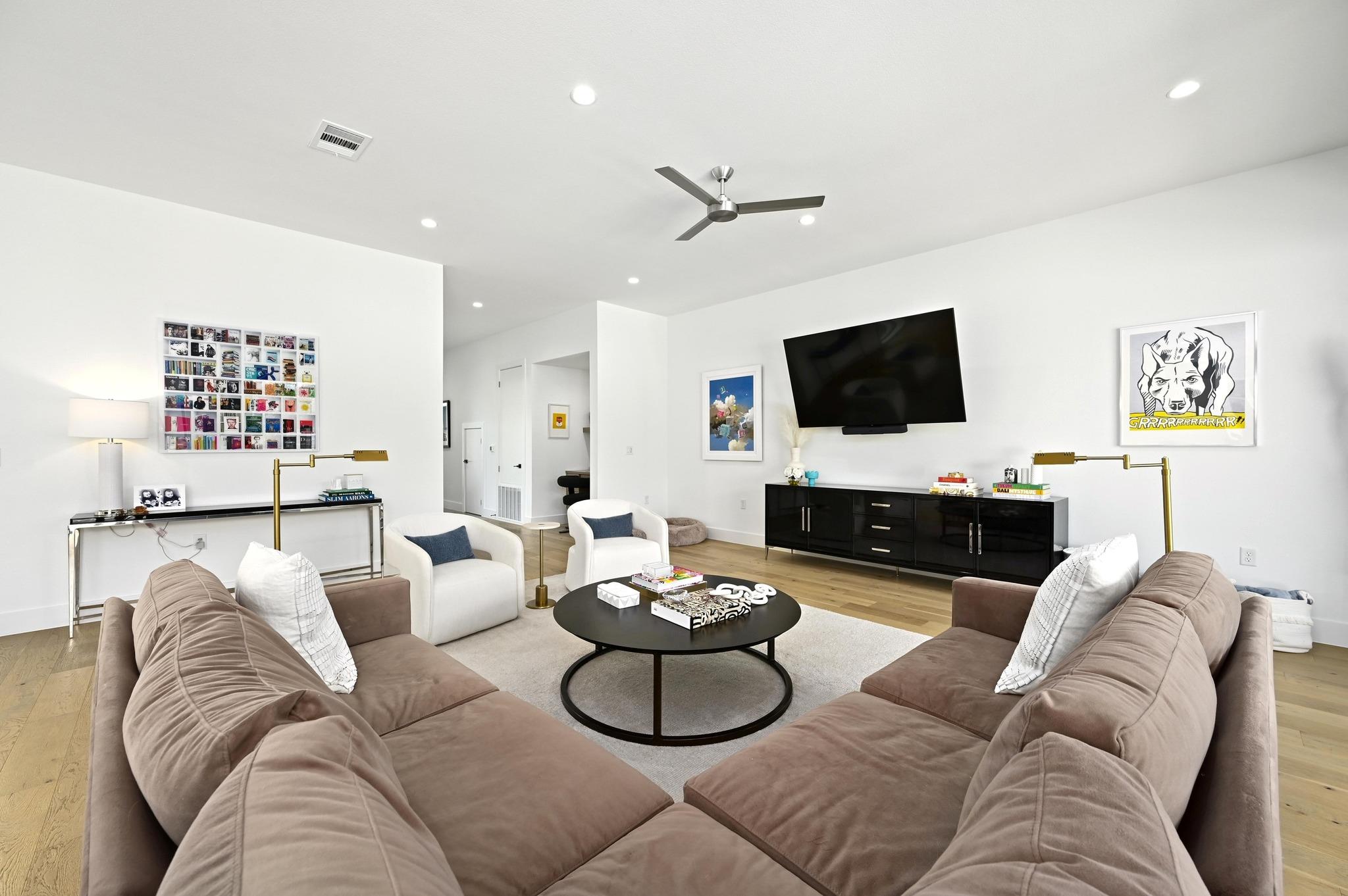 Image 9 of 36 For 5515 Jim Hogg Ave B