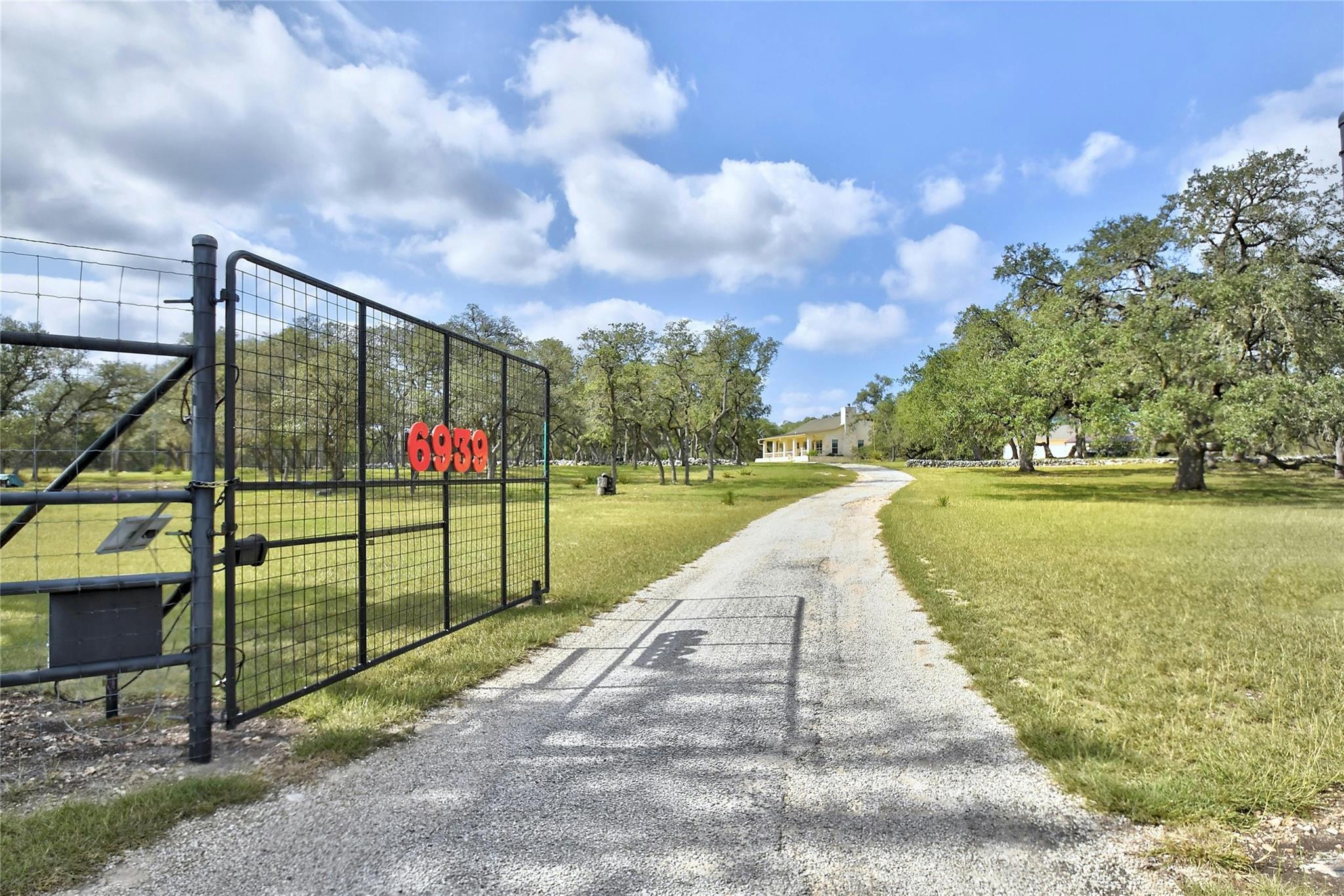 Details for 6939 Cr 251  , Hondo, TX 78861