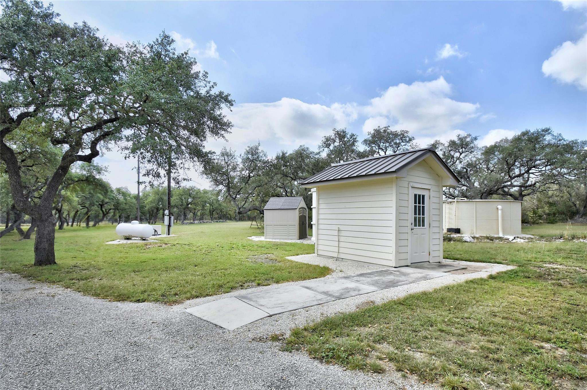 Image 34 of 40 For 6939 Cr 251  