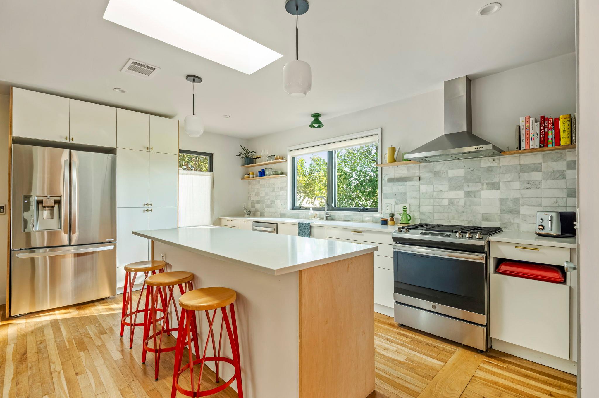 Image 10 of 37 For 618 Denson Dr