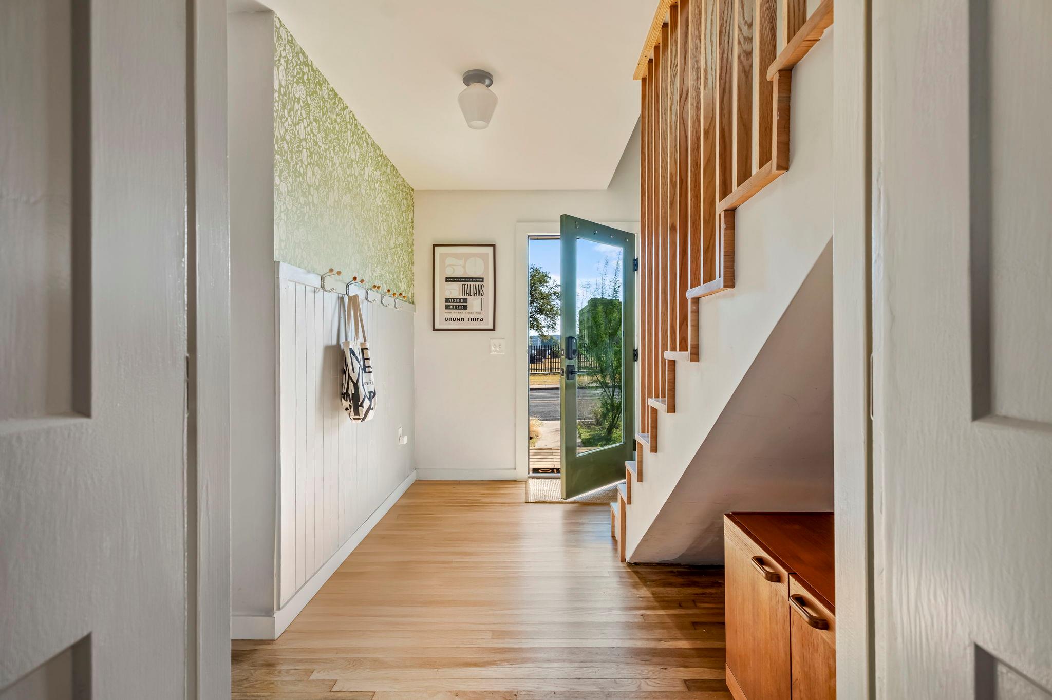 Image 11 of 37 For 618 Denson Dr