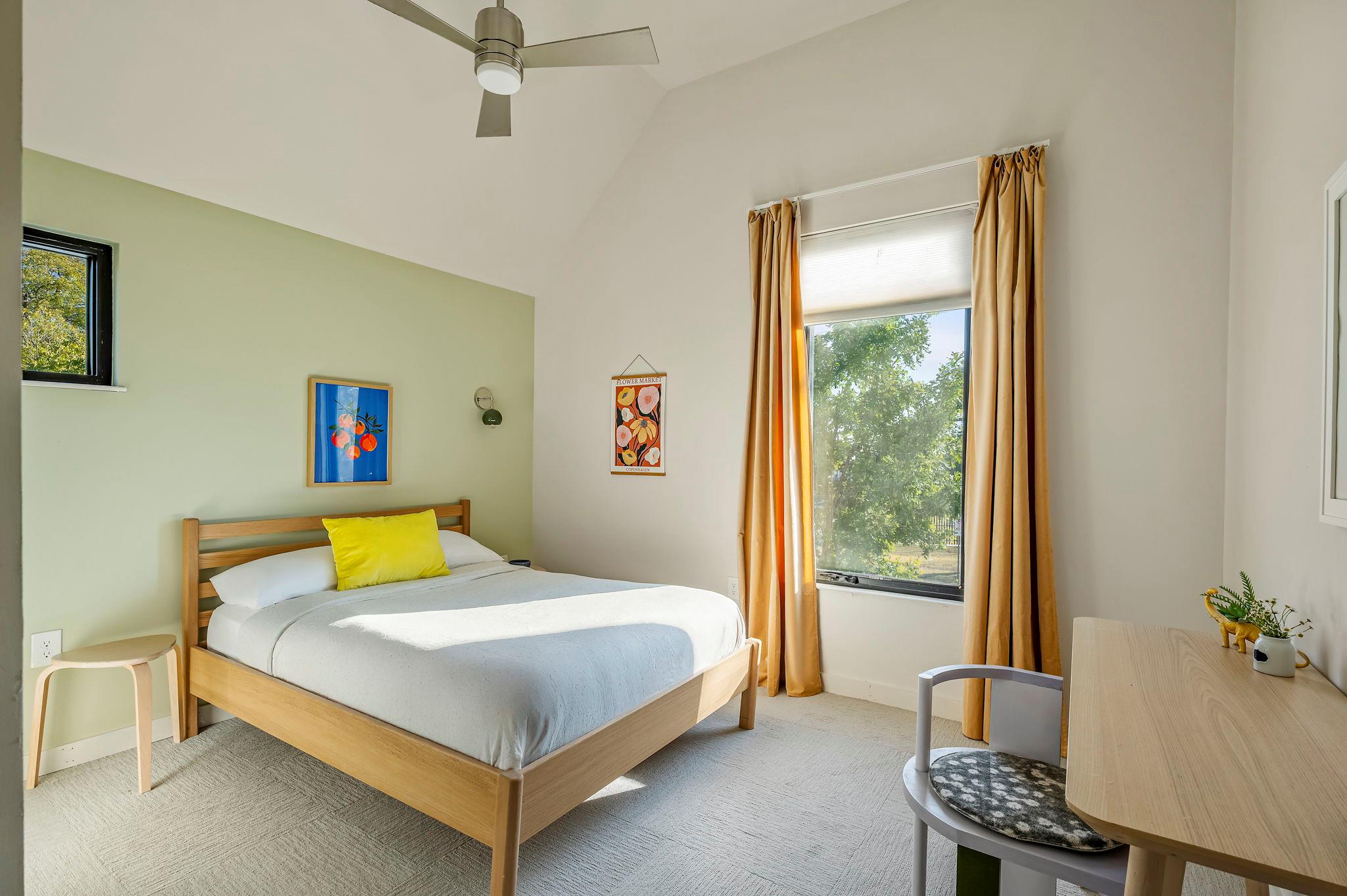 Image 18 of 37 For 618 Denson Dr