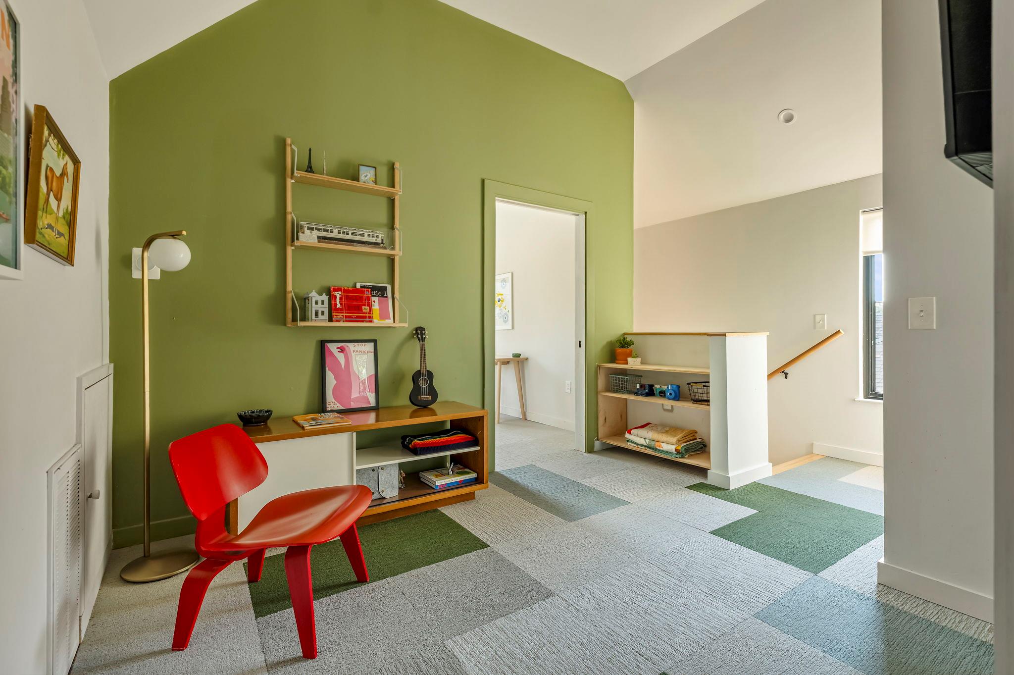 Image 20 of 37 For 618 Denson Dr