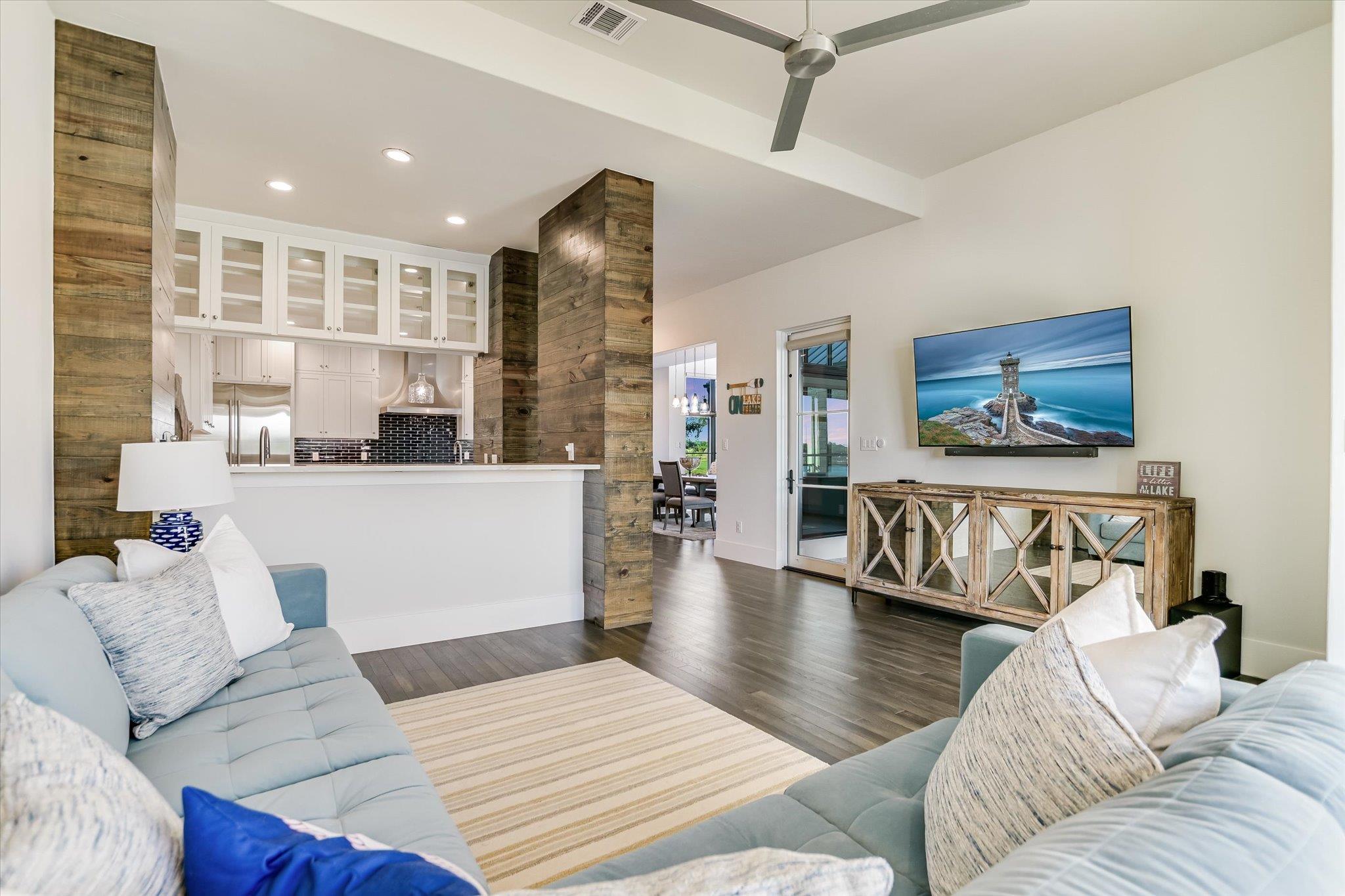 Image 14 of 40 For 209 Houdini Way