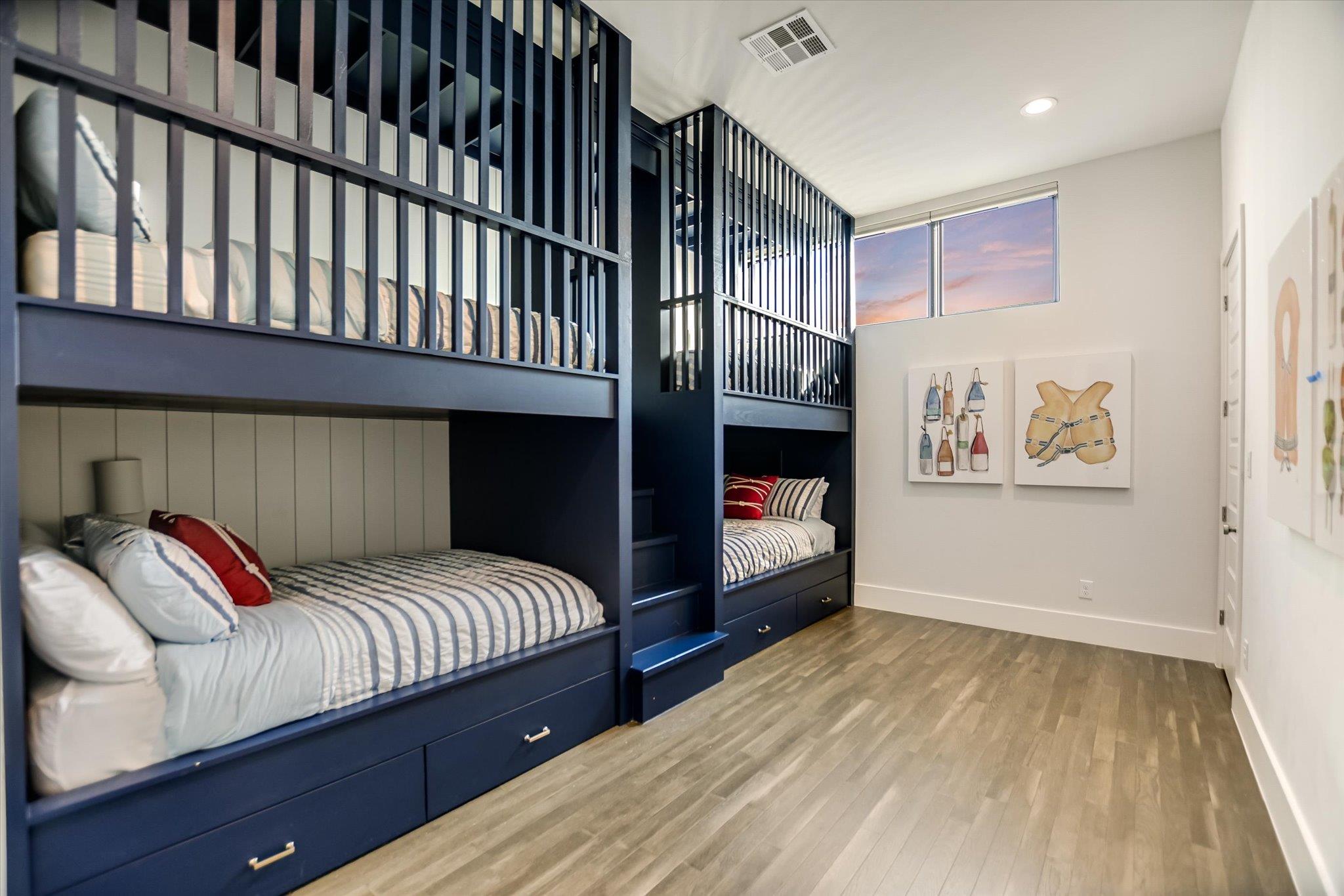 Image 26 of 40 For 209 Houdini Way