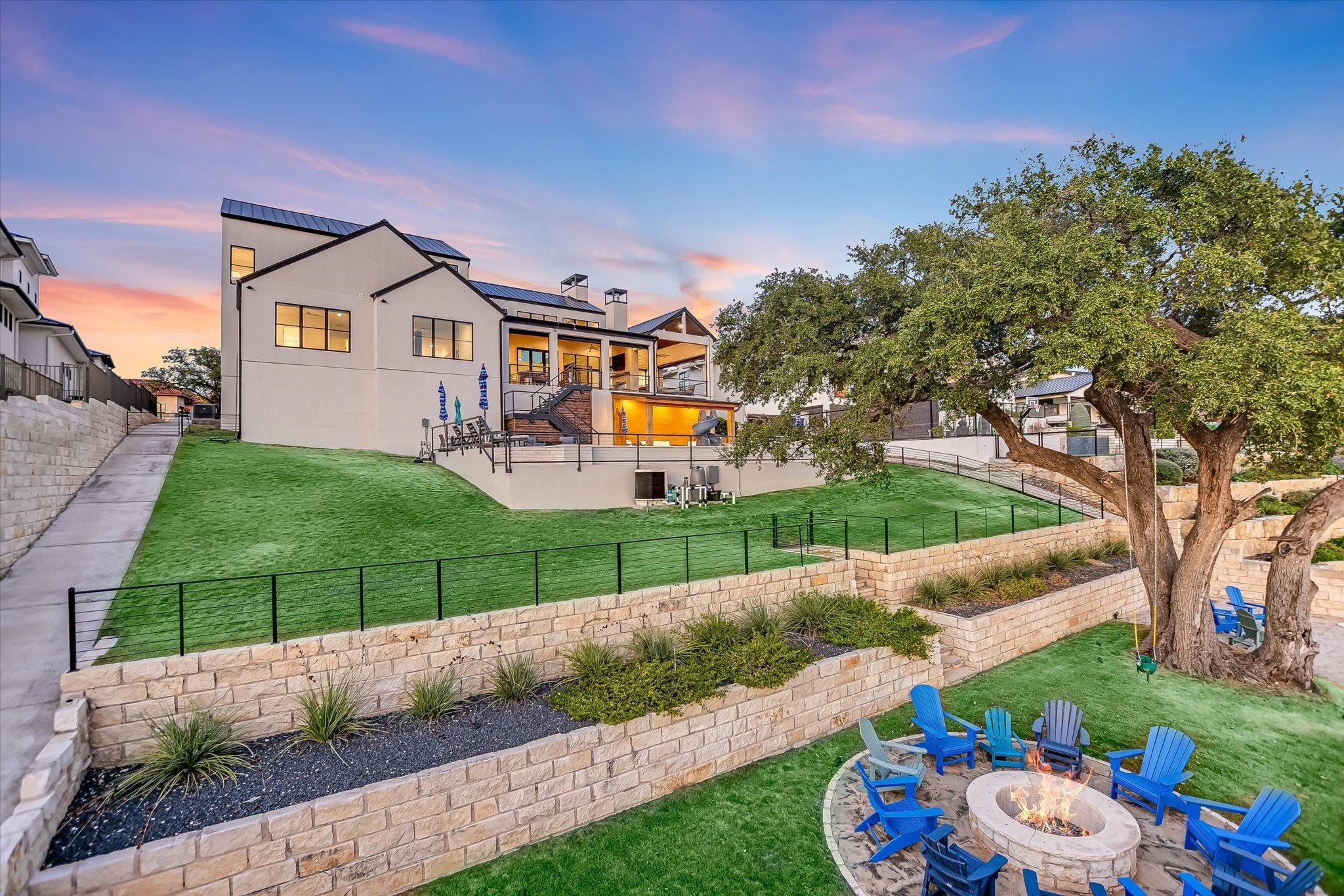 Image 33 of 40 For 209 Houdini Way