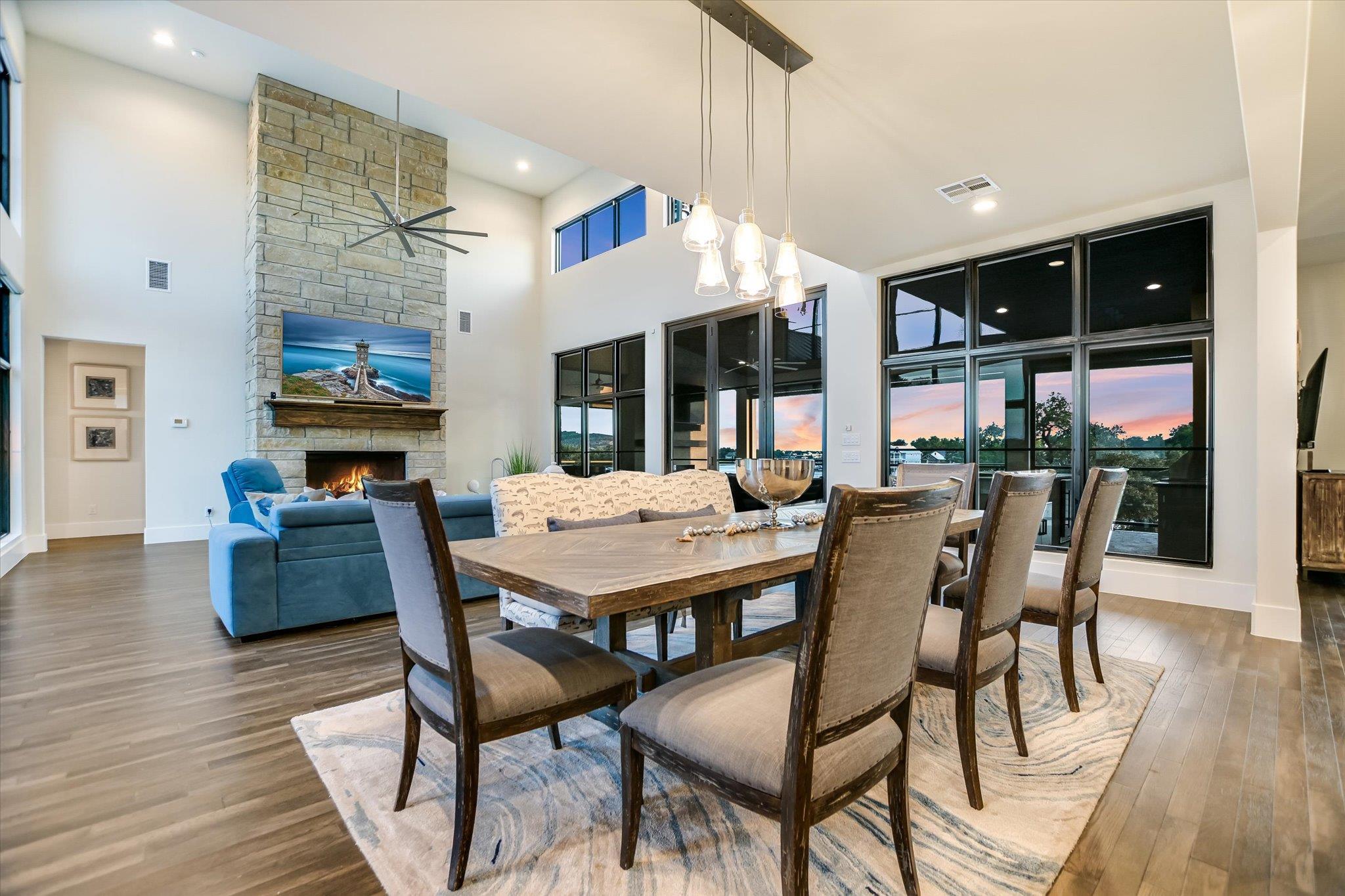 Image 9 of 40 For 209 Houdini Way