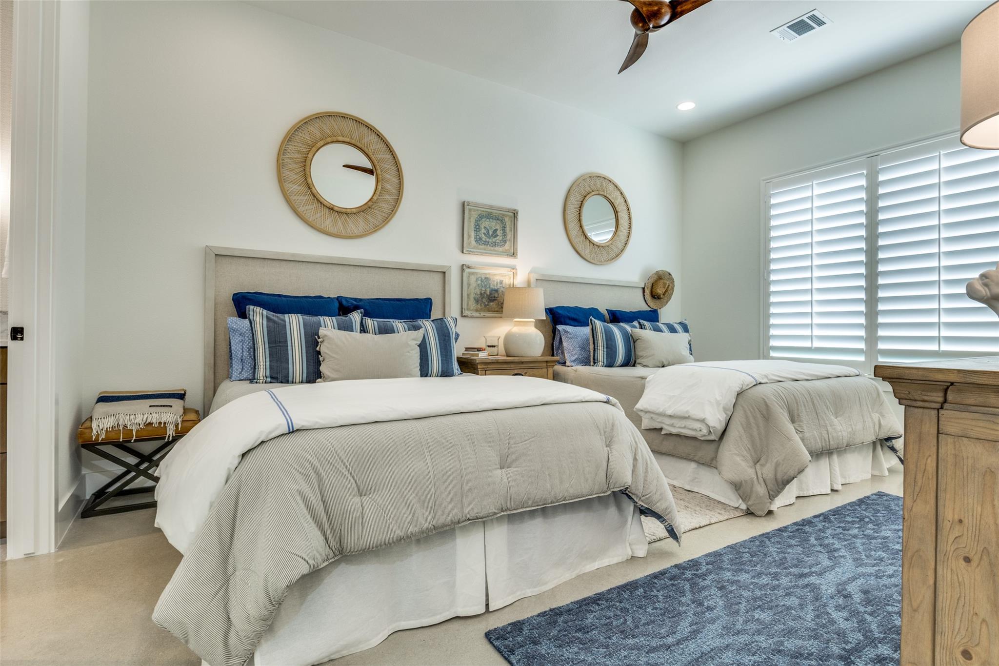 Image 25 of 40 For 1958 Paradise Pkwy