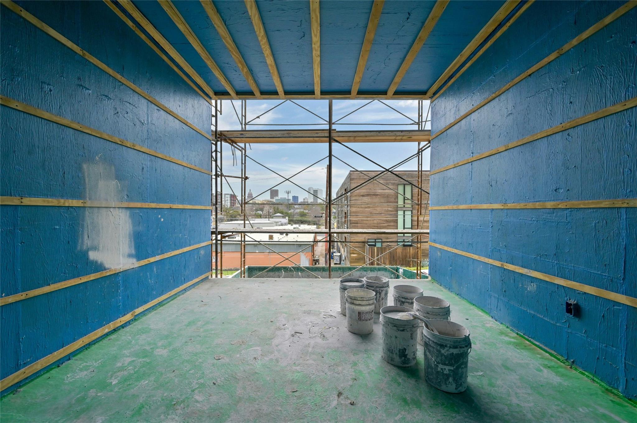 Image 17 of 40 For 1006 Baylor St 201