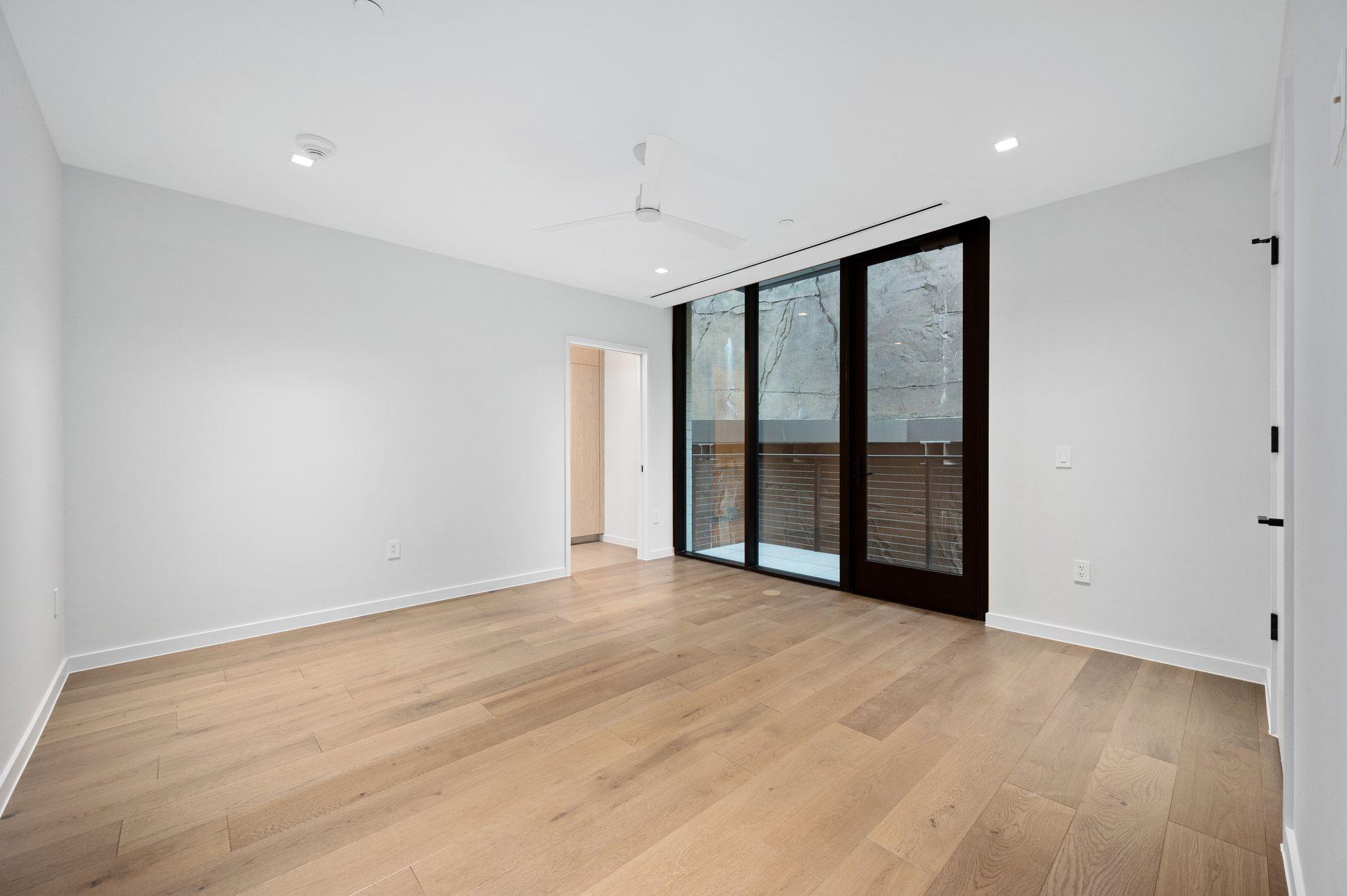 Image 31 of 40 For 1006 Baylor St 201