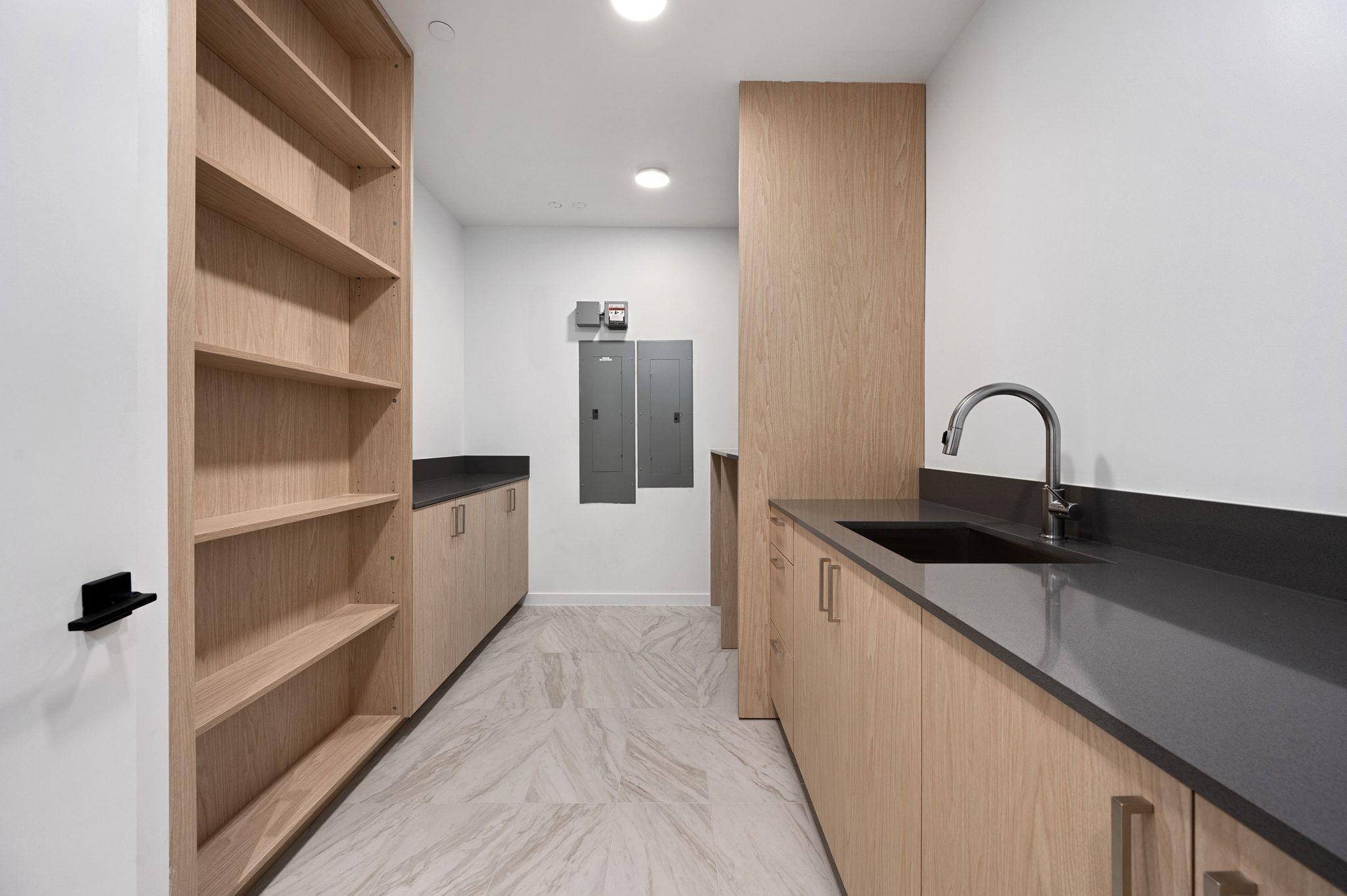 Image 35 of 40 For 1006 Baylor St 201