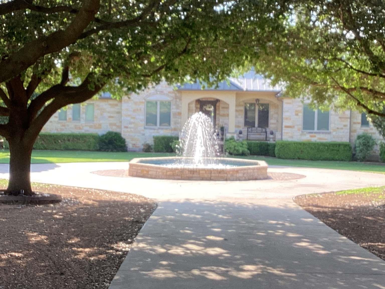 Details for 1621 Legends Pkwy, Kingsland, TX 78639