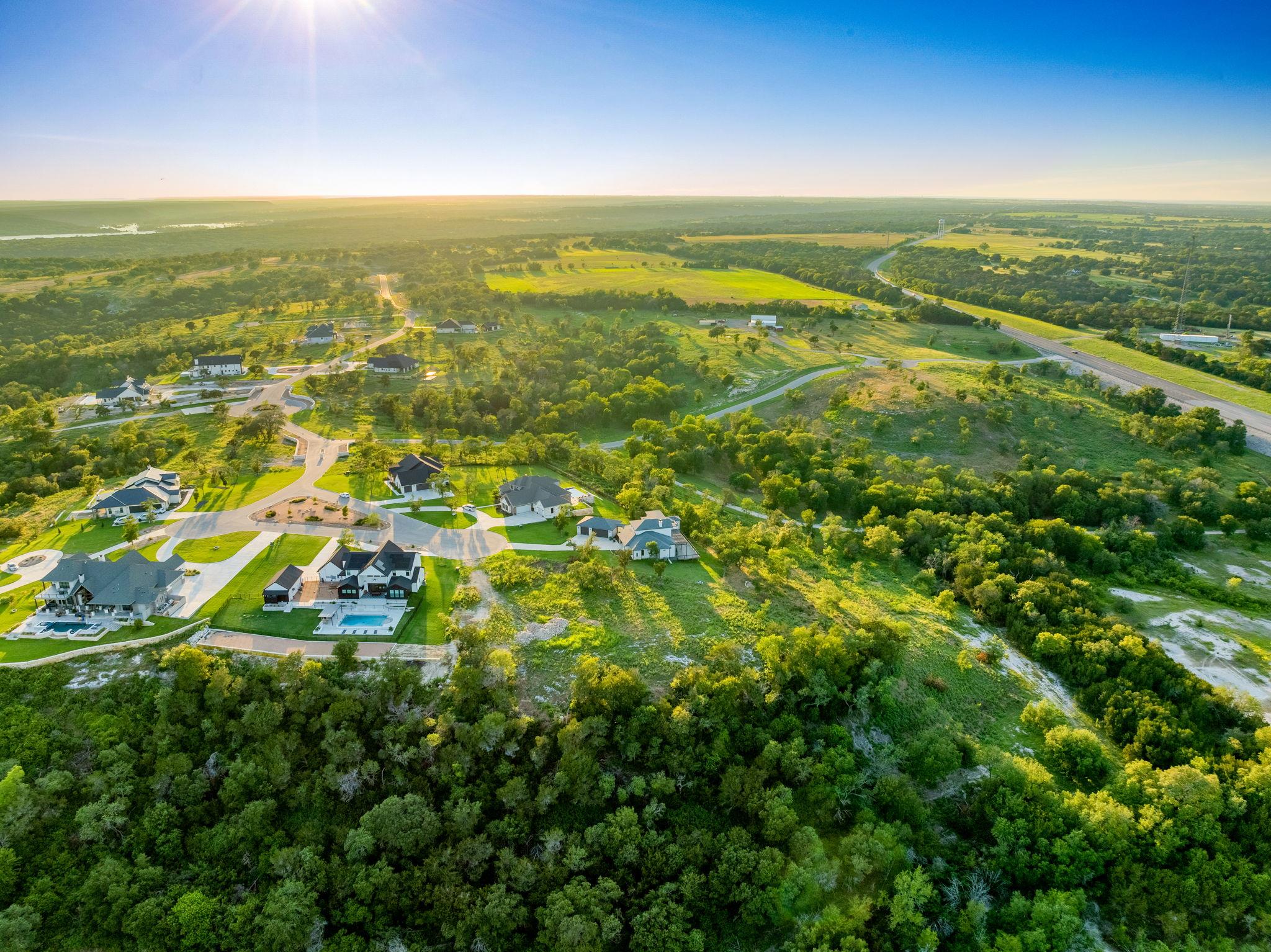 Image 11 of 39 For 10130 Waterview Cv