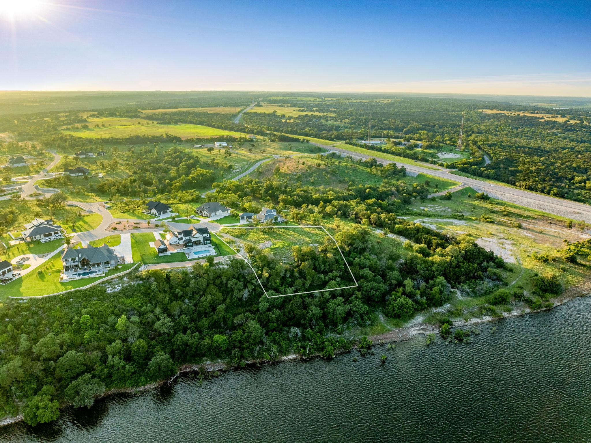 Image 12 of 39 For 10130 Waterview Cv