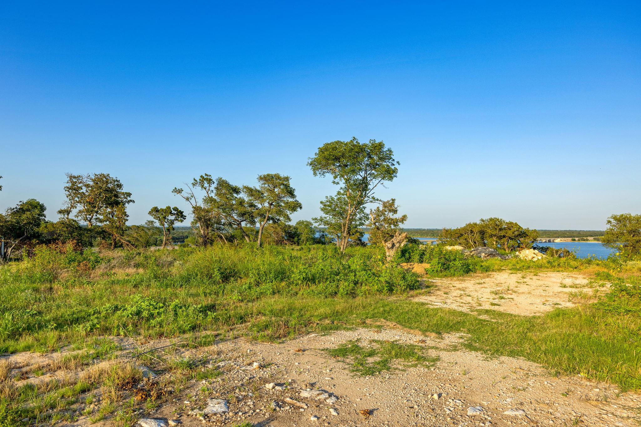 Image 18 of 39 For 10130 Waterview Cv