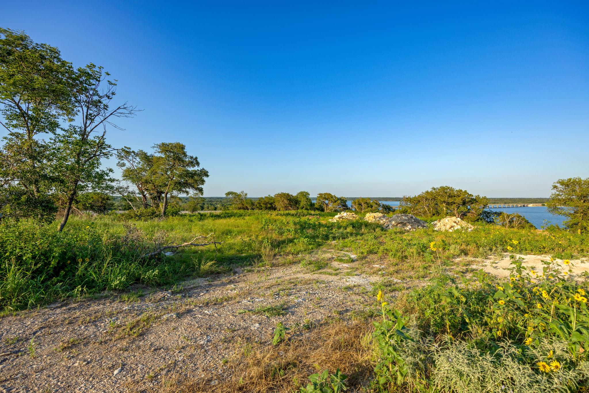 Image 19 of 39 For 10130 Waterview Cv