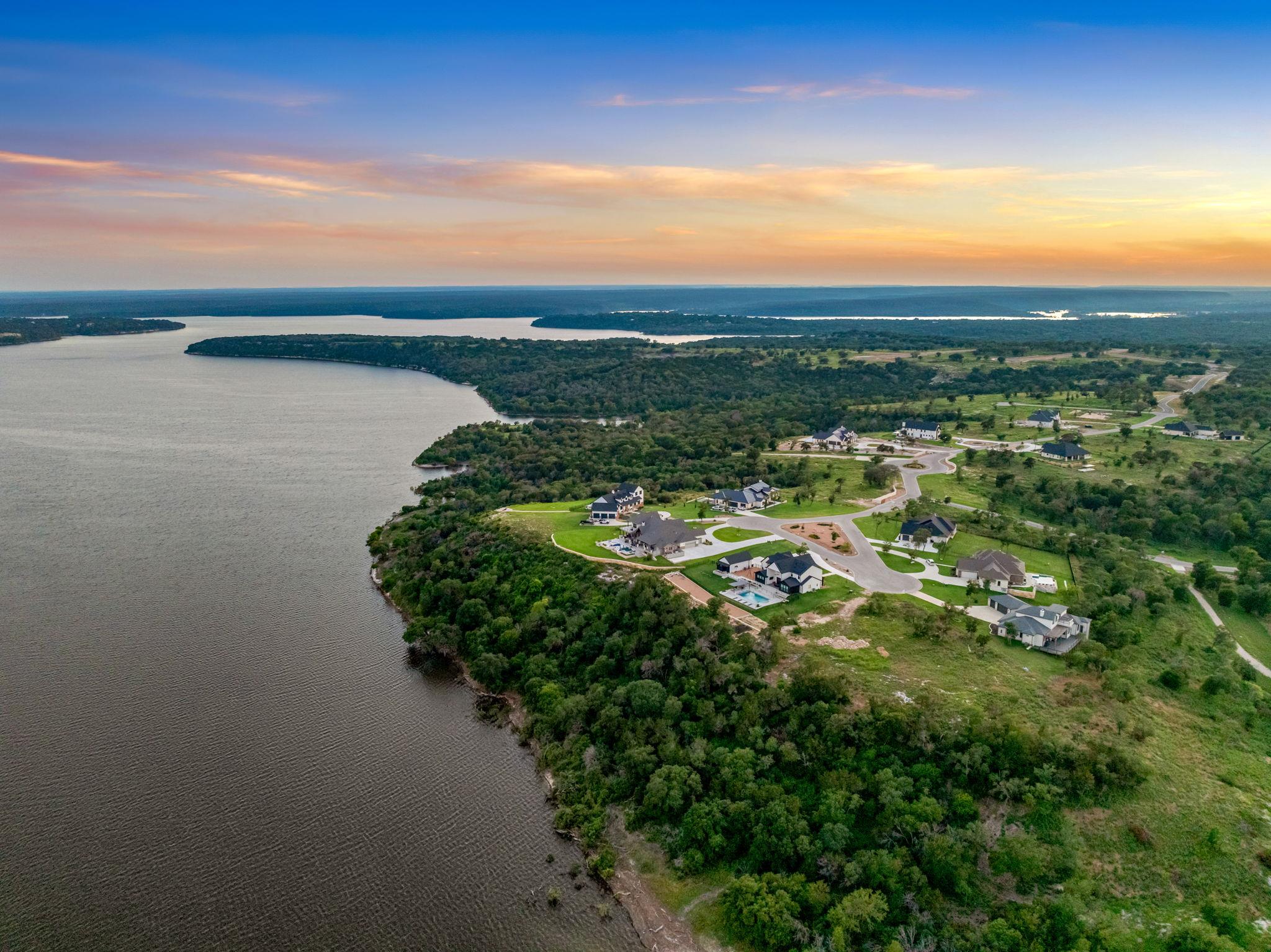 Image 2 of 39 For 10130 Waterview Cv