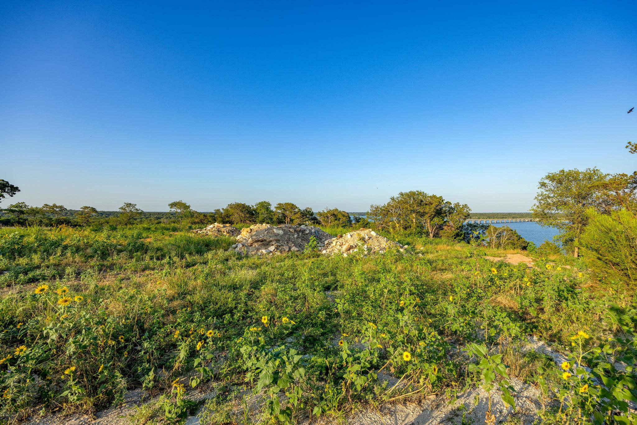 Image 21 of 39 For 10130 Waterview Cv