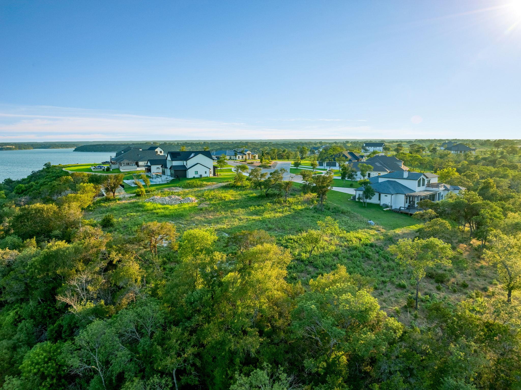 Image 28 of 39 For 10130 Waterview Cv