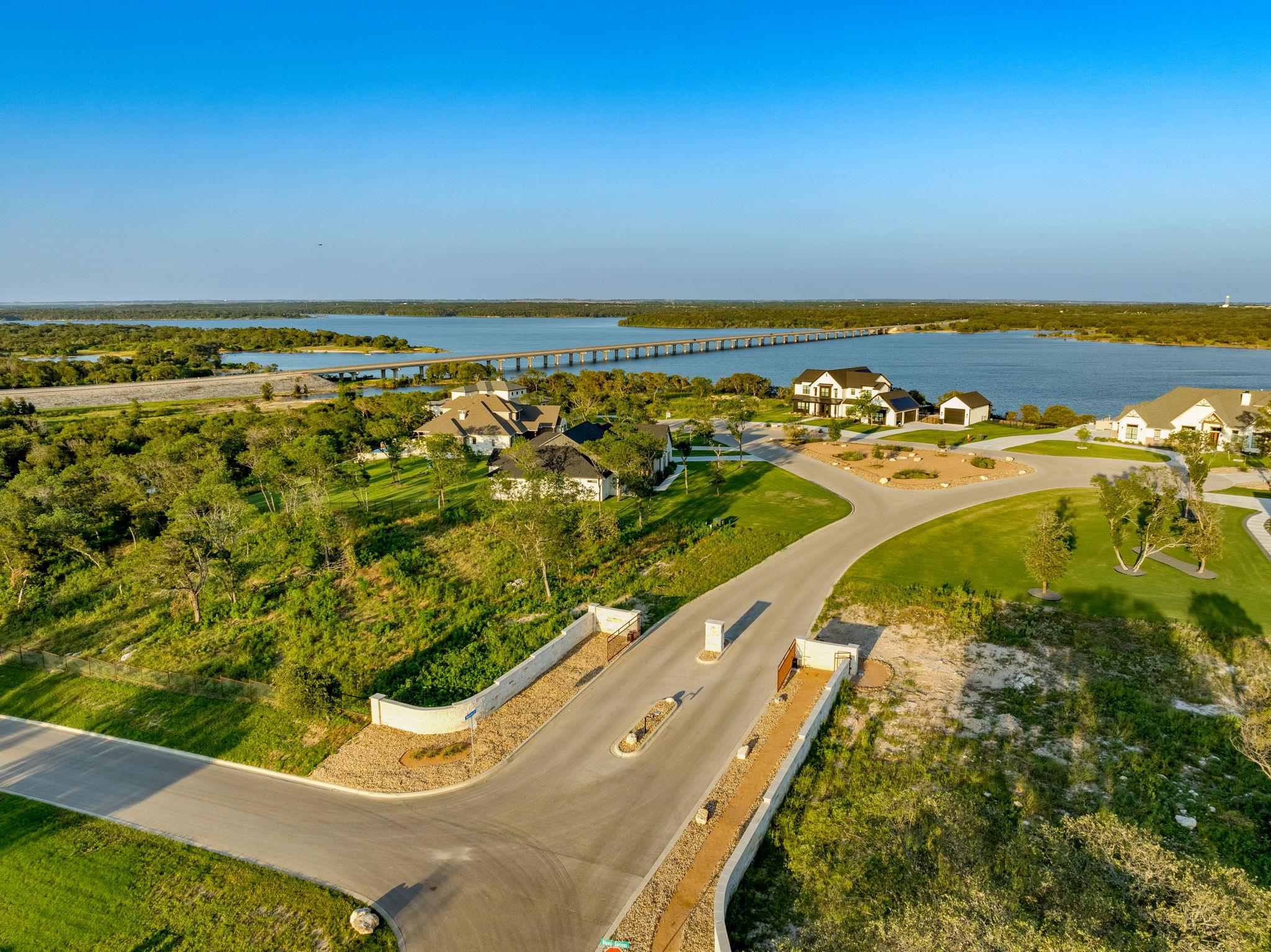 Image 29 of 39 For 10130 Waterview Cv