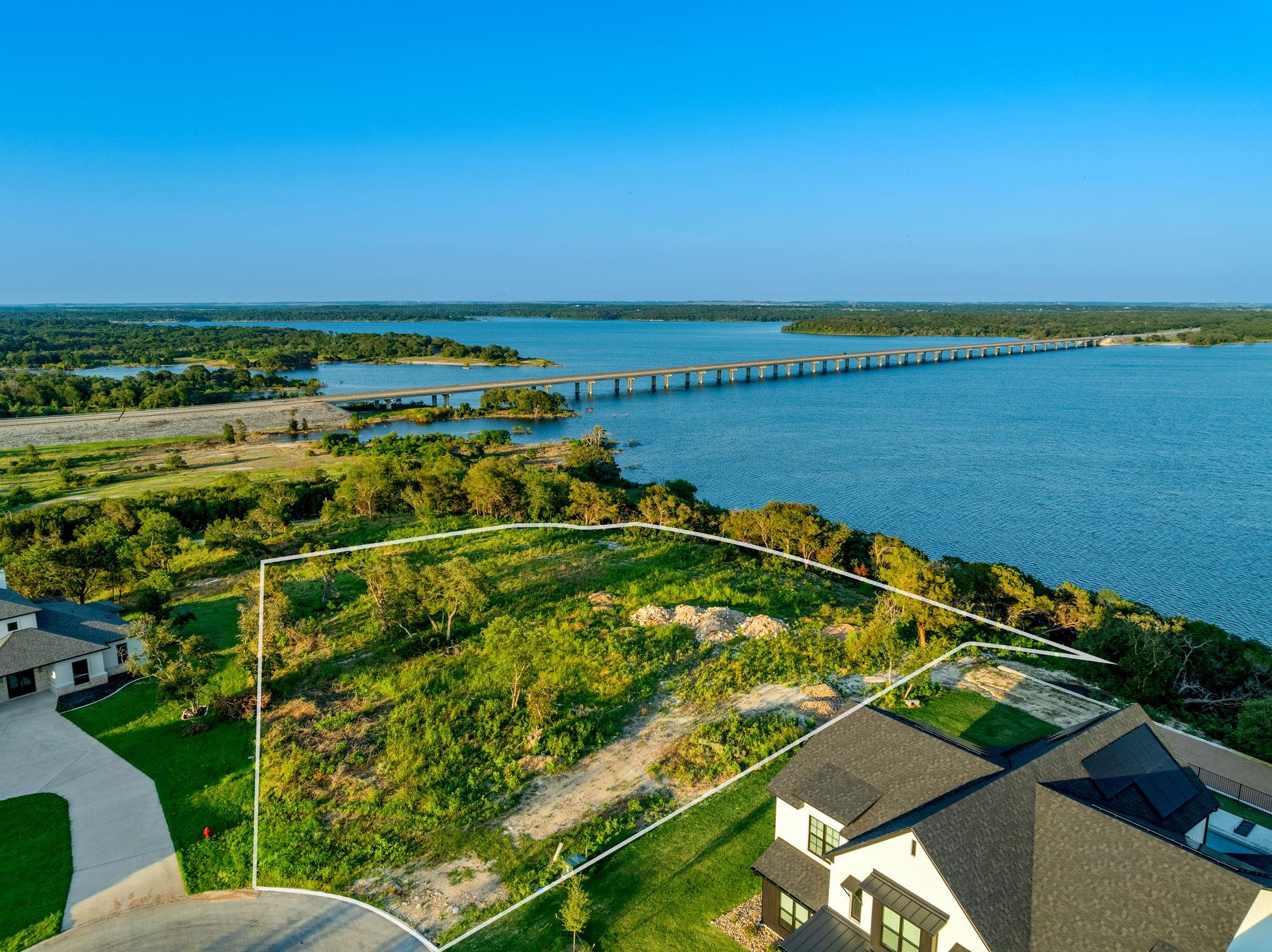 Image 3 of 39 For 10130 Waterview Cv