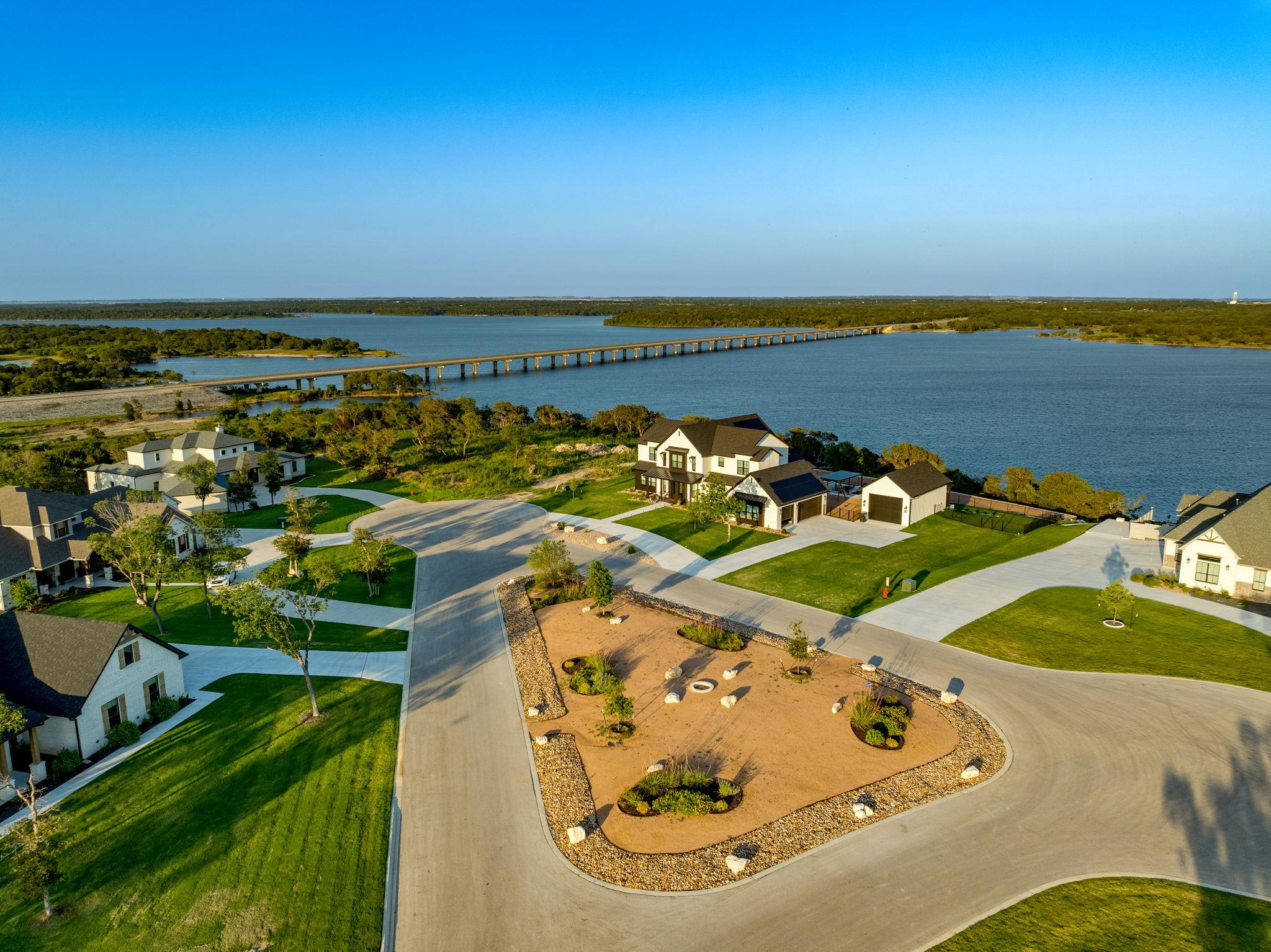 Image 30 of 39 For 10130 Waterview Cv