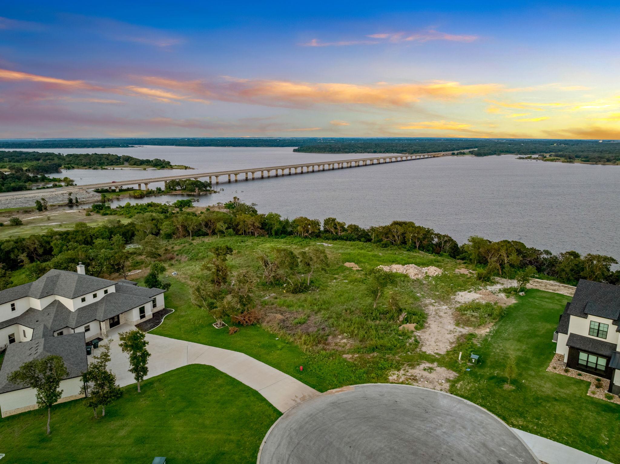 Image 34 of 39 For 10130 Waterview Cv