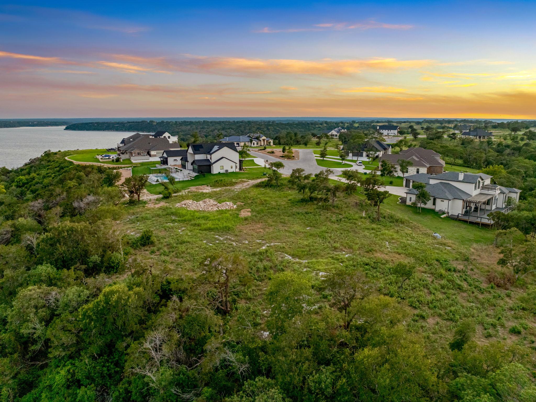 Image 35 of 39 For 10130 Waterview Cv